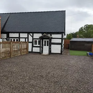 characterful-2-bed-cottage-quiet-village-setting.tophotelsbath.com/