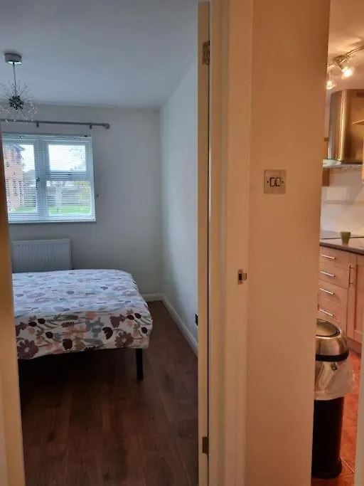 Lovely Double Room Near Hospital, Uni And Airport Cowley  Cowley (Greater London)