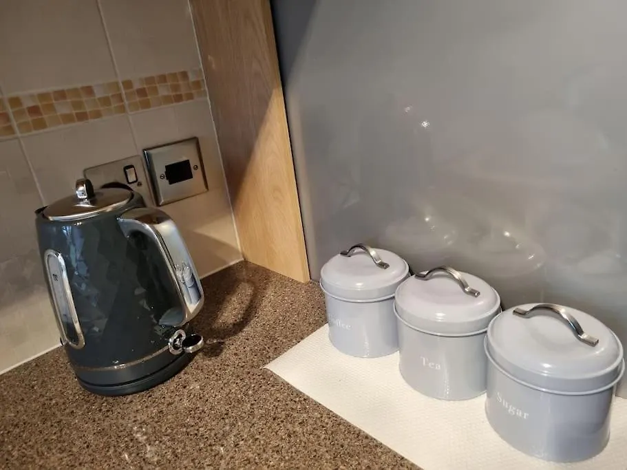Apartment Lovely Double Room Near Hospital, Uni And Airport Cowley